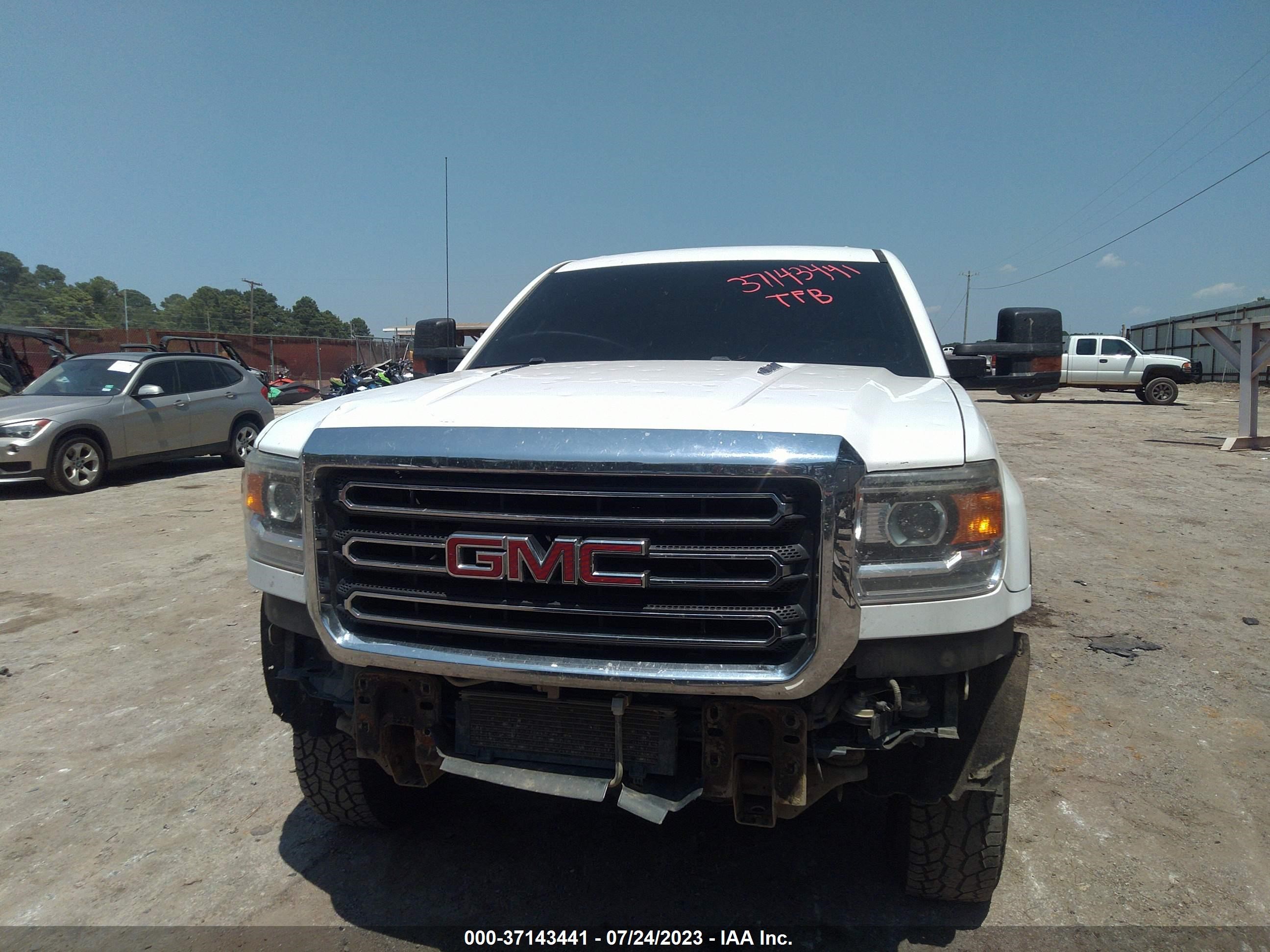 Photo 11 VIN: 1GT12RE87GF136117 - GMC SIERRA 