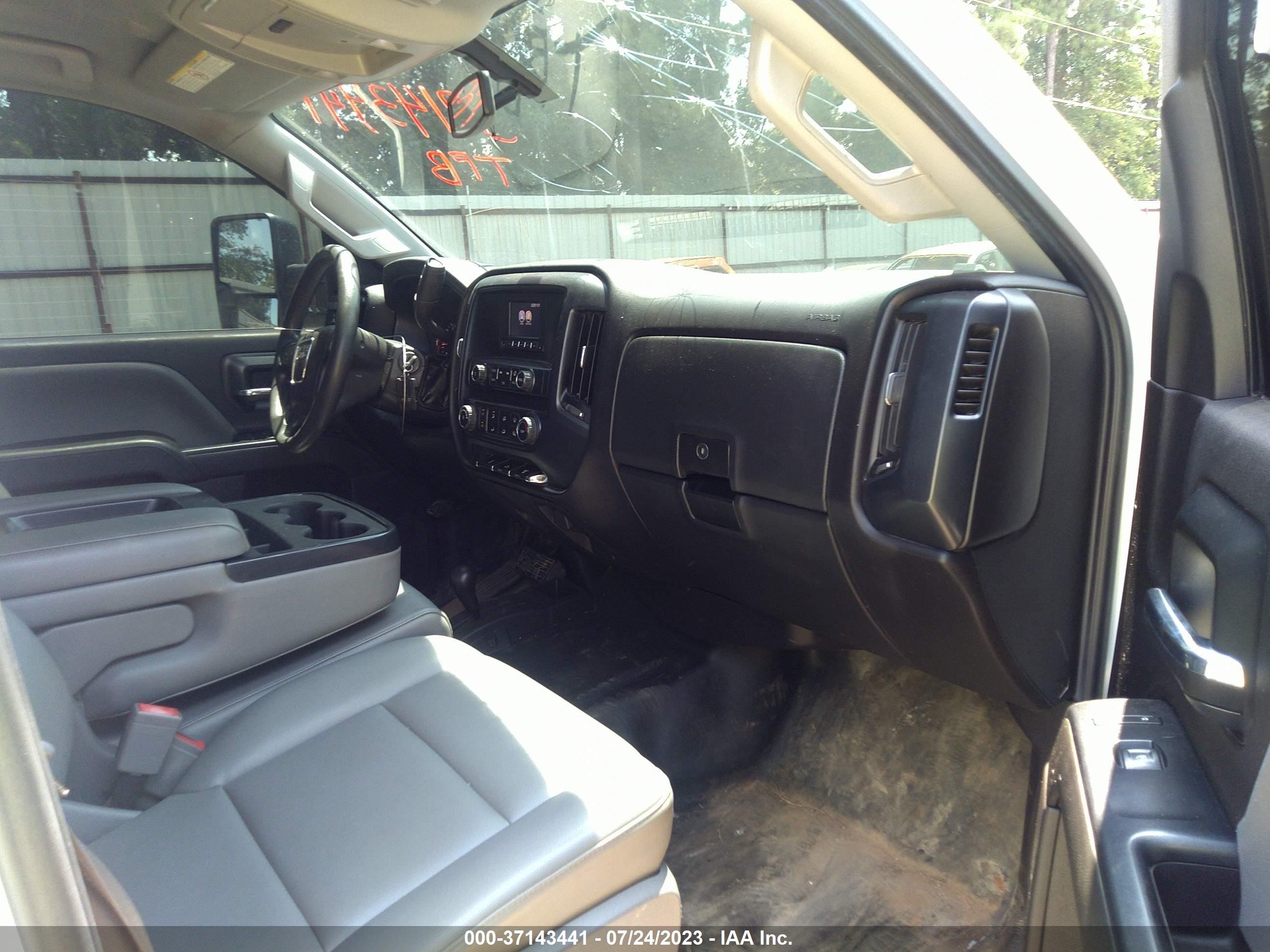 Photo 4 VIN: 1GT12RE87GF136117 - GMC SIERRA 