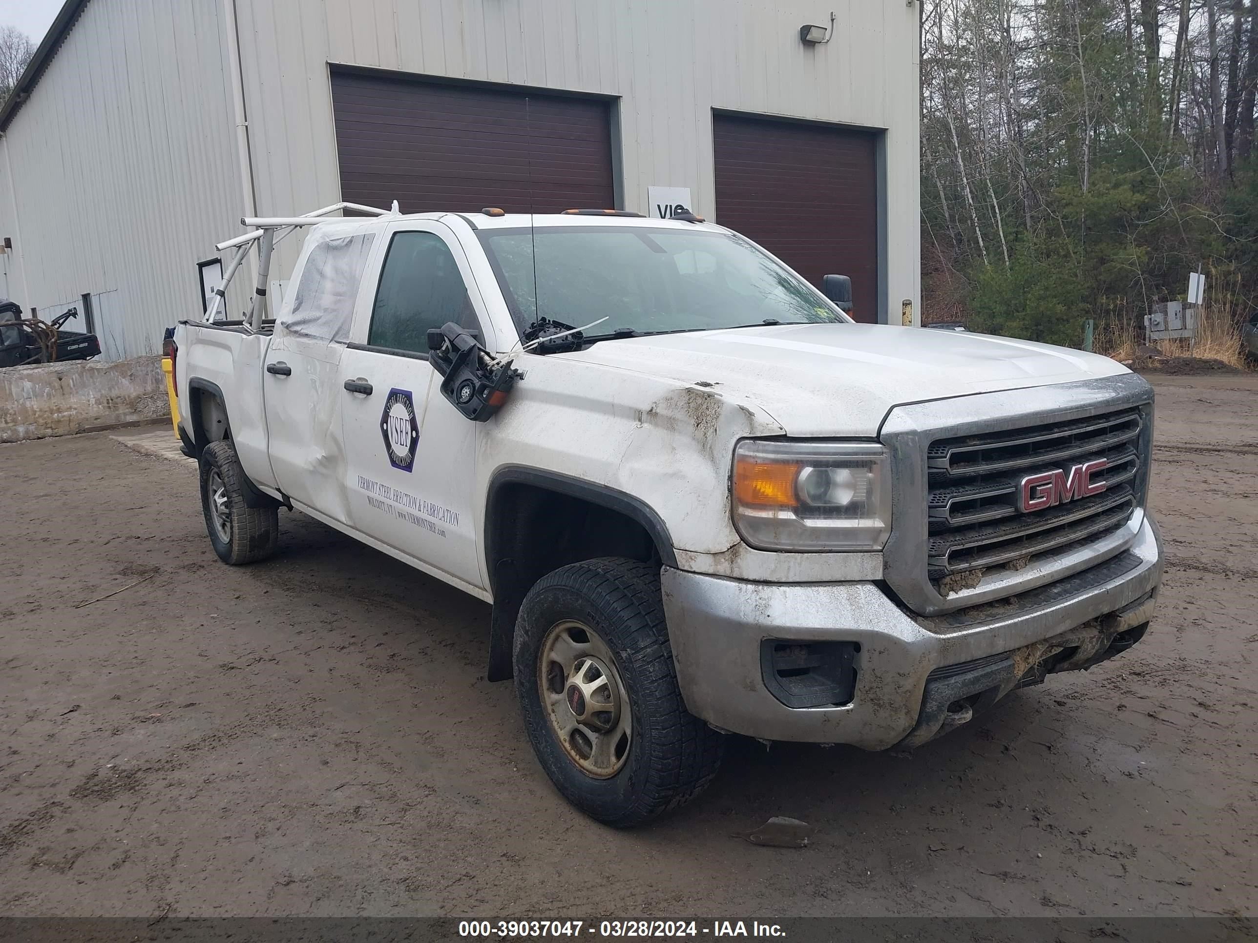 Photo 0 VIN: 1GT12REG0JF268604 - GMC SIERRA 