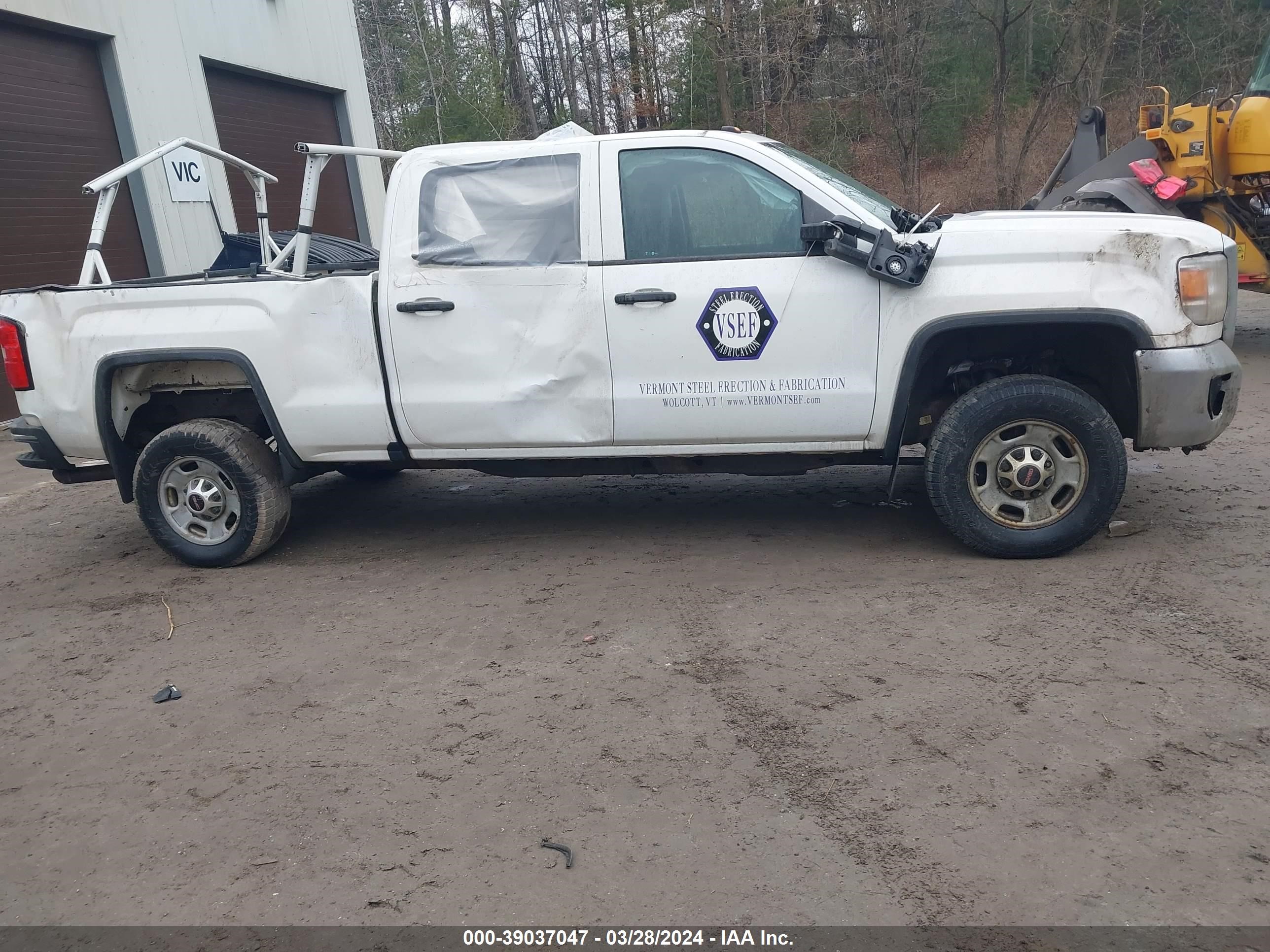 Photo 12 VIN: 1GT12REG0JF268604 - GMC SIERRA 