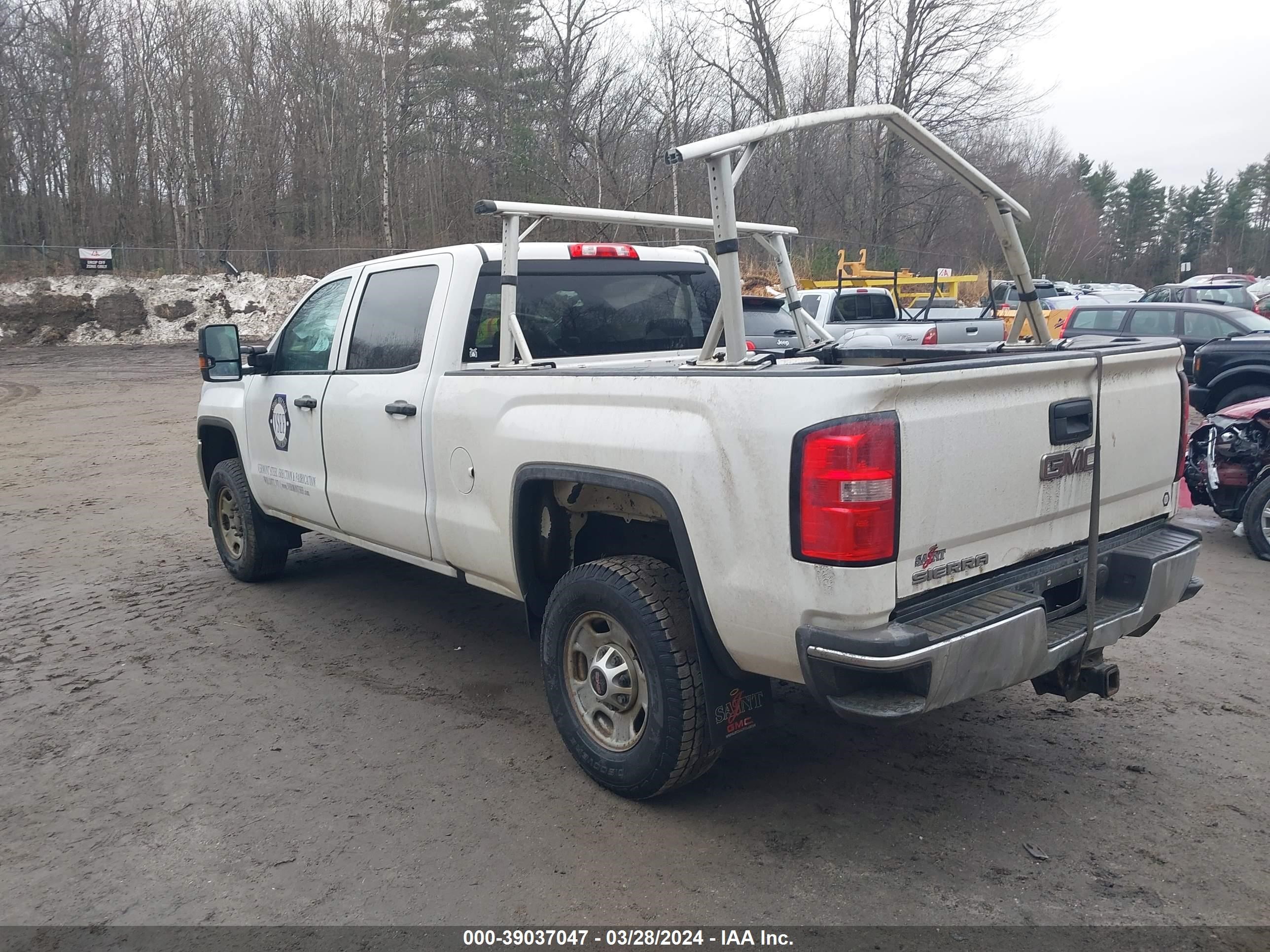 Photo 2 VIN: 1GT12REG0JF268604 - GMC SIERRA 