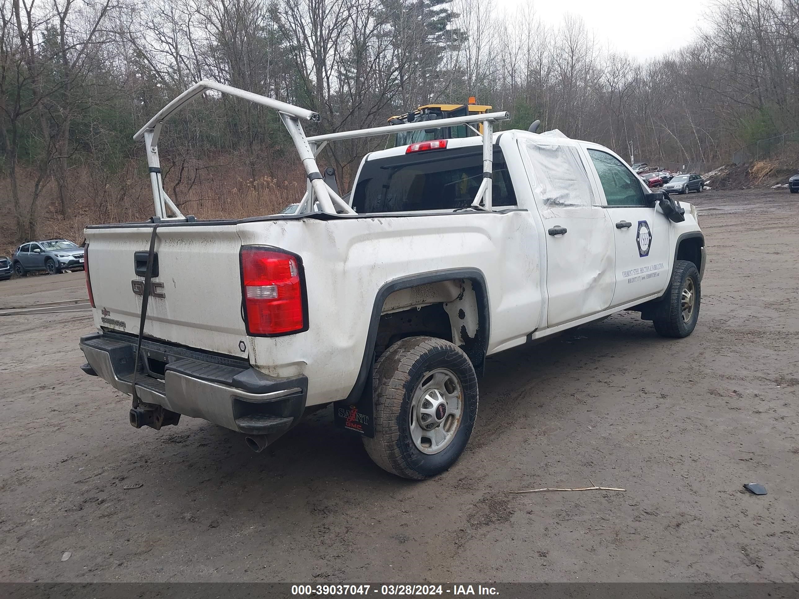 Photo 3 VIN: 1GT12REG0JF268604 - GMC SIERRA 