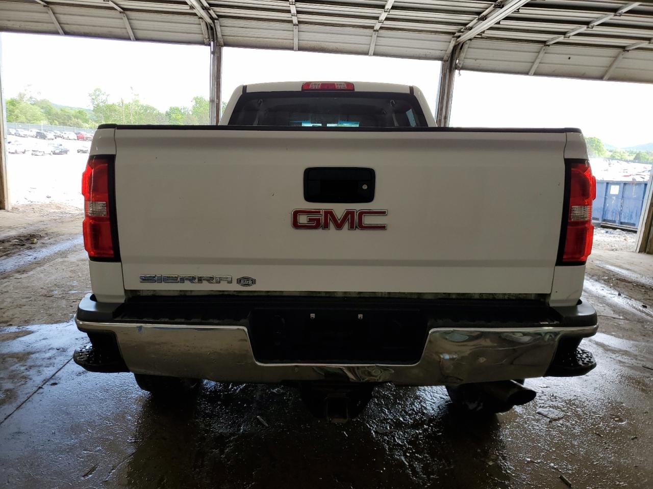 Photo 5 VIN: 1GT12REG2JF113181 - GMC SIERRA 