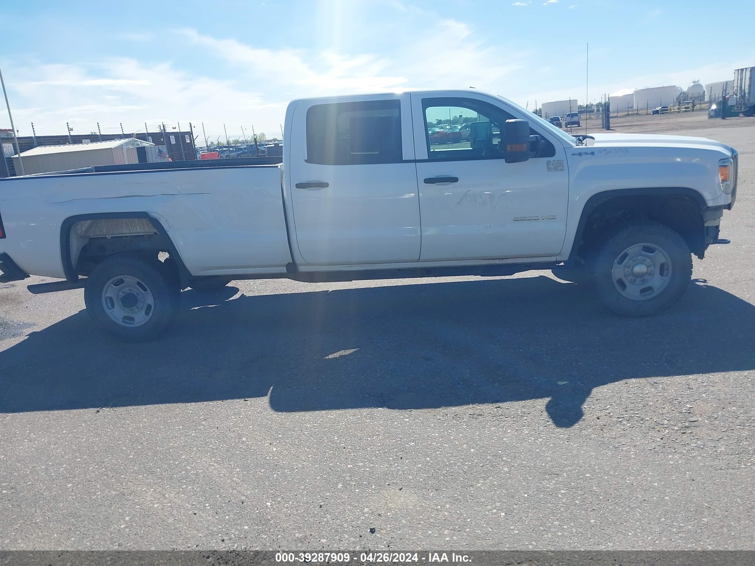 Photo 12 VIN: 1GT12REGXHF178788 - GMC SIERRA 