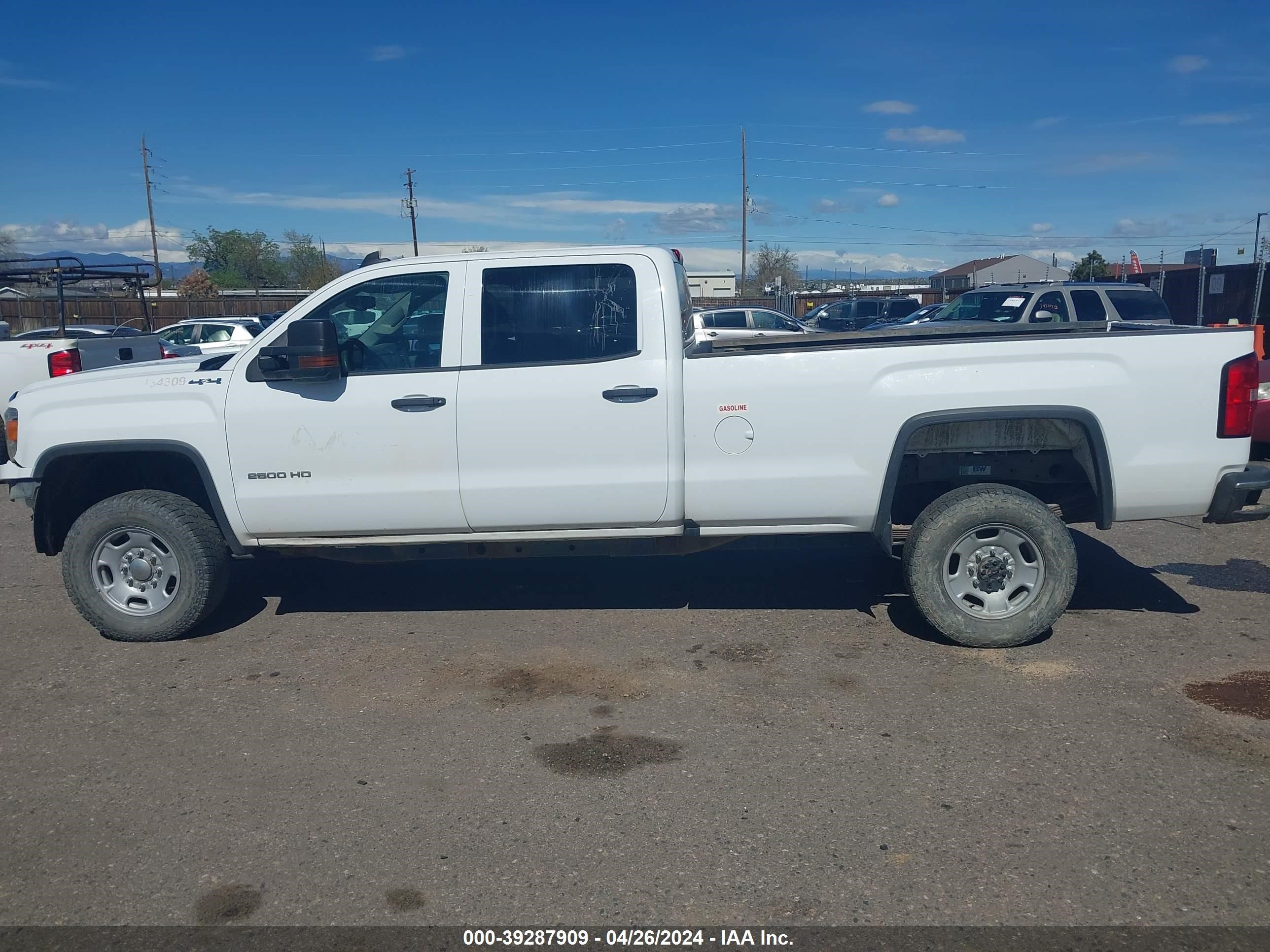 Photo 13 VIN: 1GT12REGXHF178788 - GMC SIERRA 