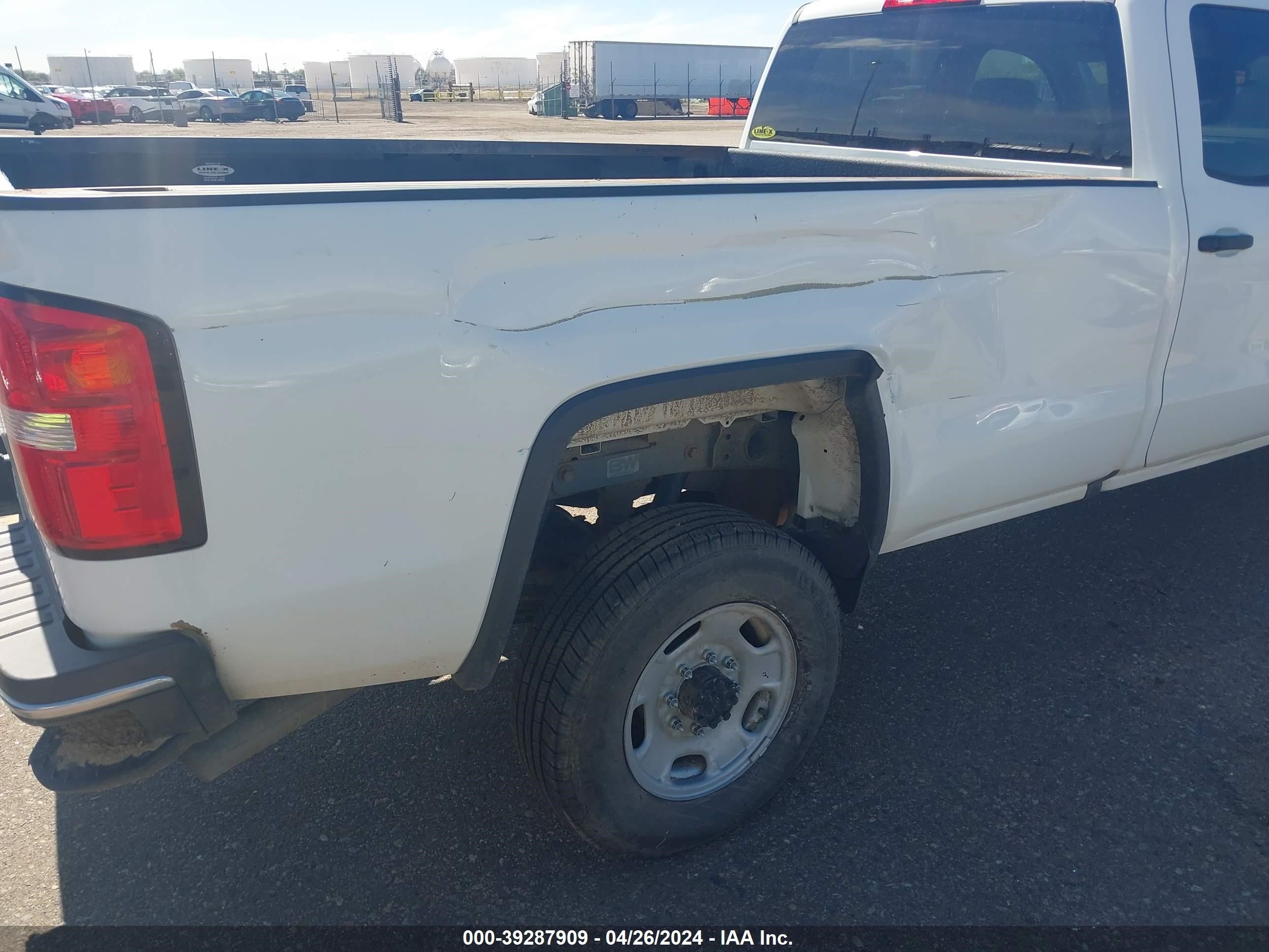 Photo 5 VIN: 1GT12REGXHF178788 - GMC SIERRA 