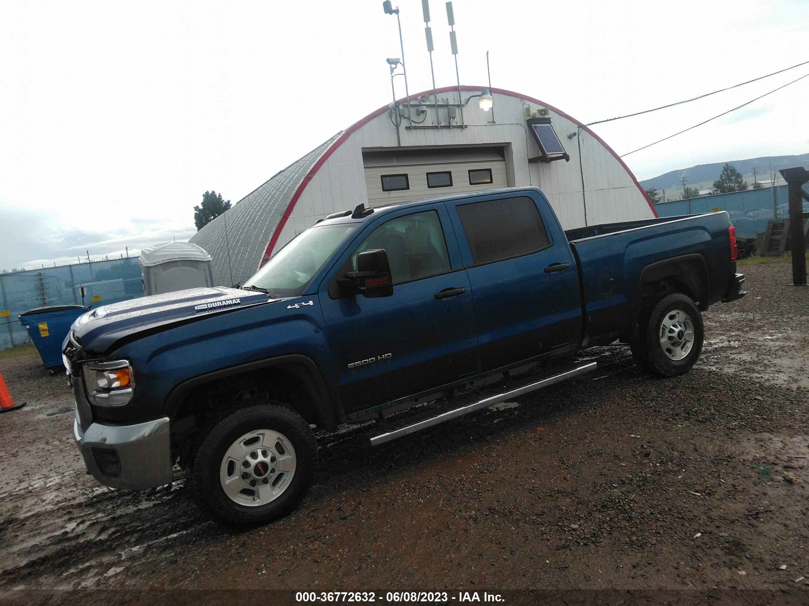 Photo 1 VIN: 1GT12REY2JF202760 - GMC SIERRA 