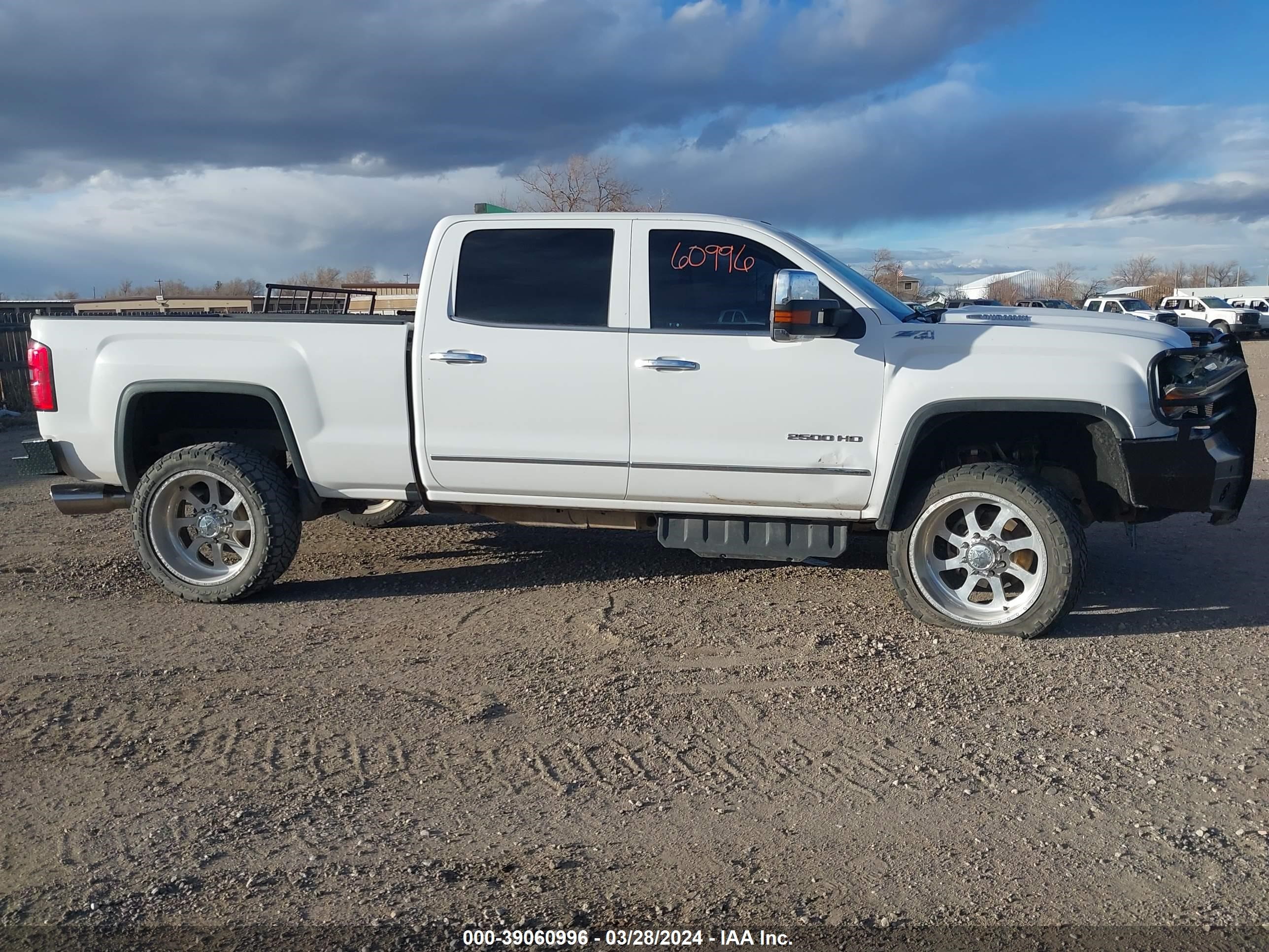 Photo 13 VIN: 1GT12REY7KF281893 - GMC SIERRA 