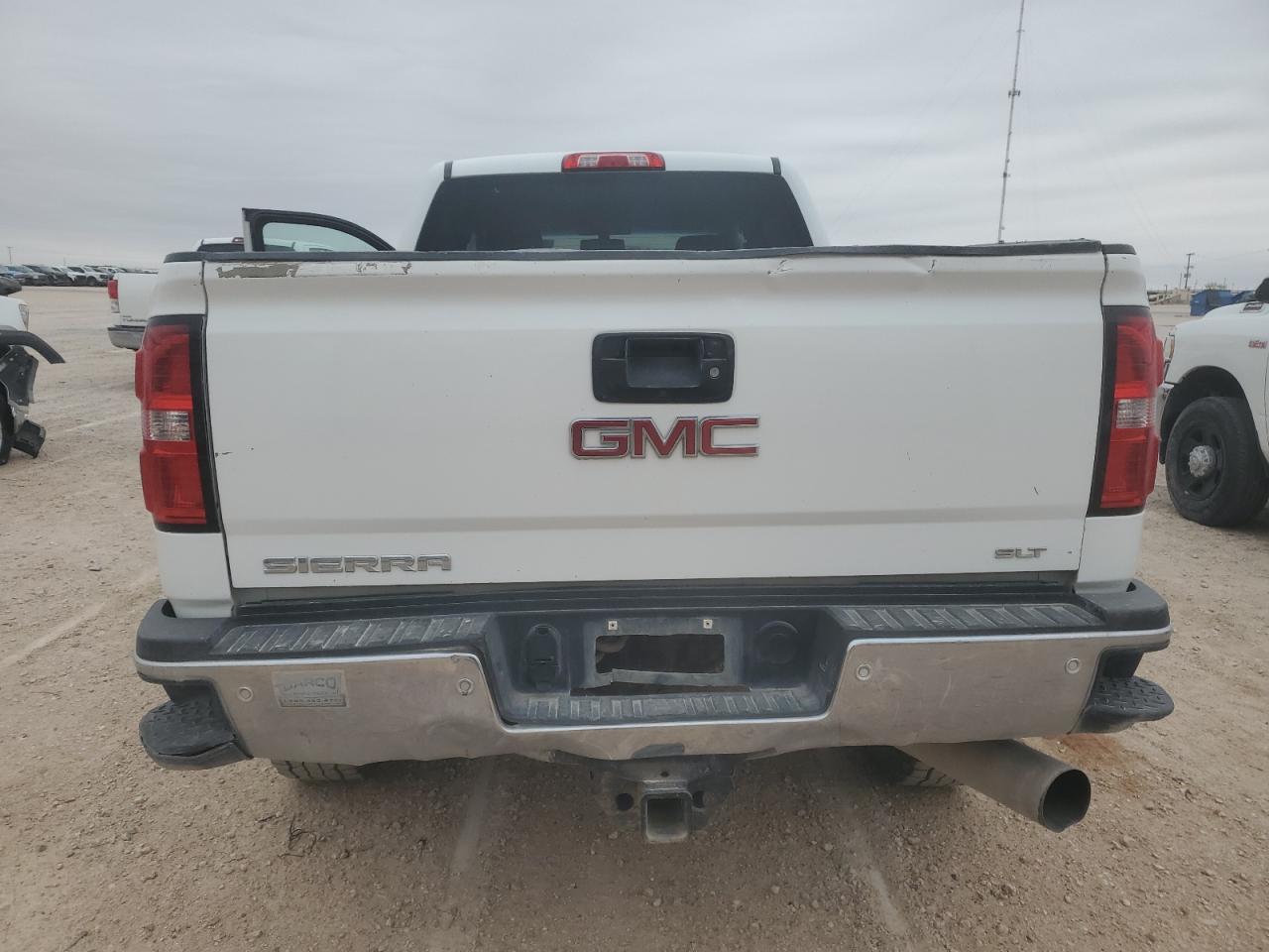 Photo 5 VIN: 1GT12REY9KF163568 - GMC SIERRA 