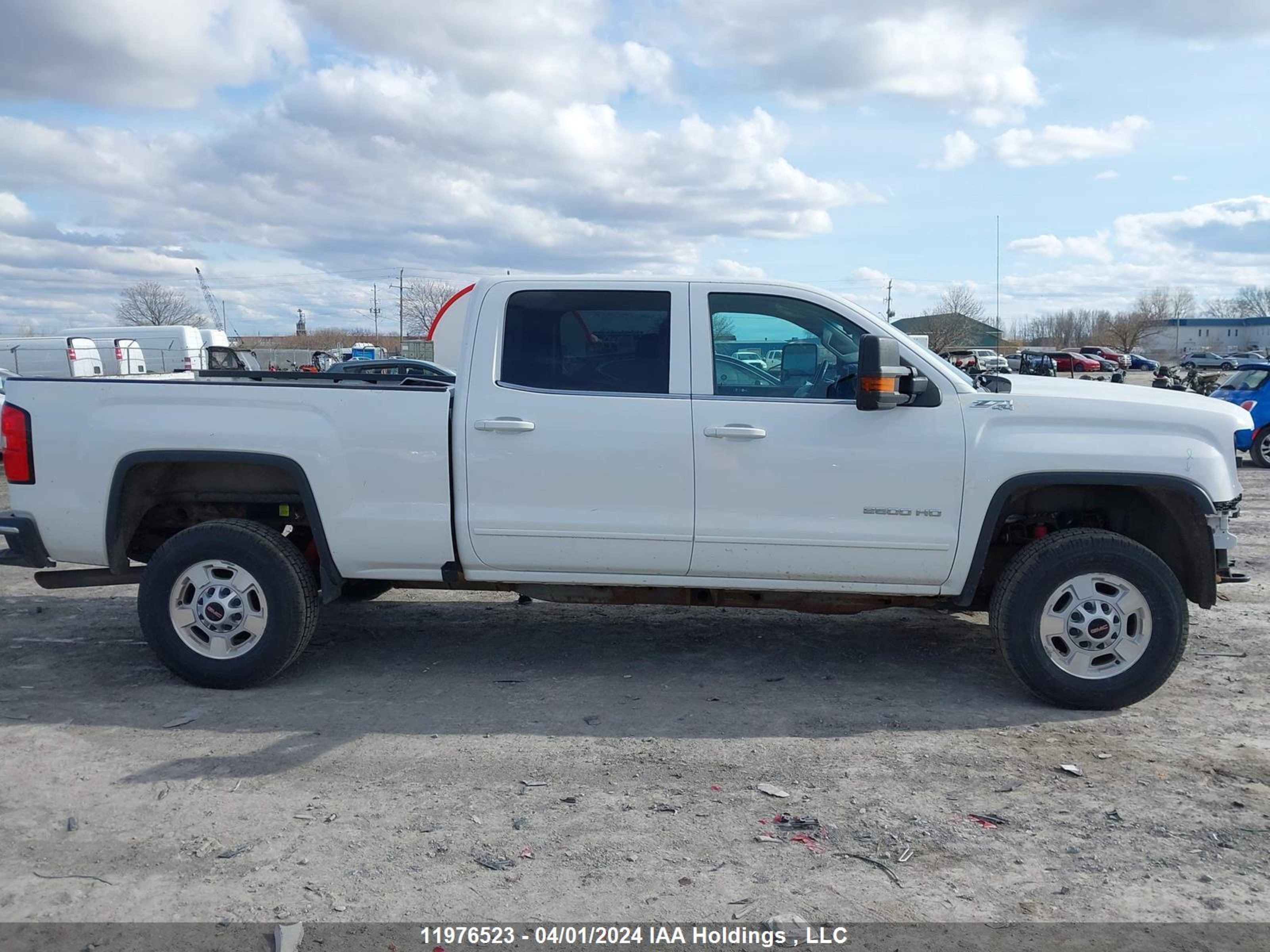 Photo 13 VIN: 1GT12SEG0JF269047 - GMC SIERRA 