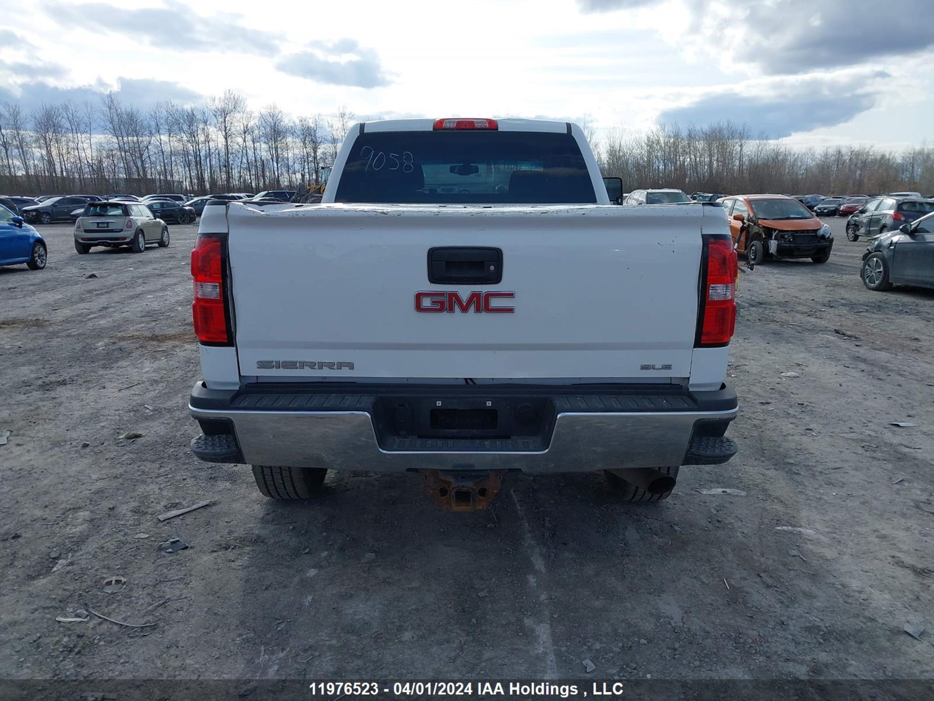 Photo 16 VIN: 1GT12SEG0JF269047 - GMC SIERRA 