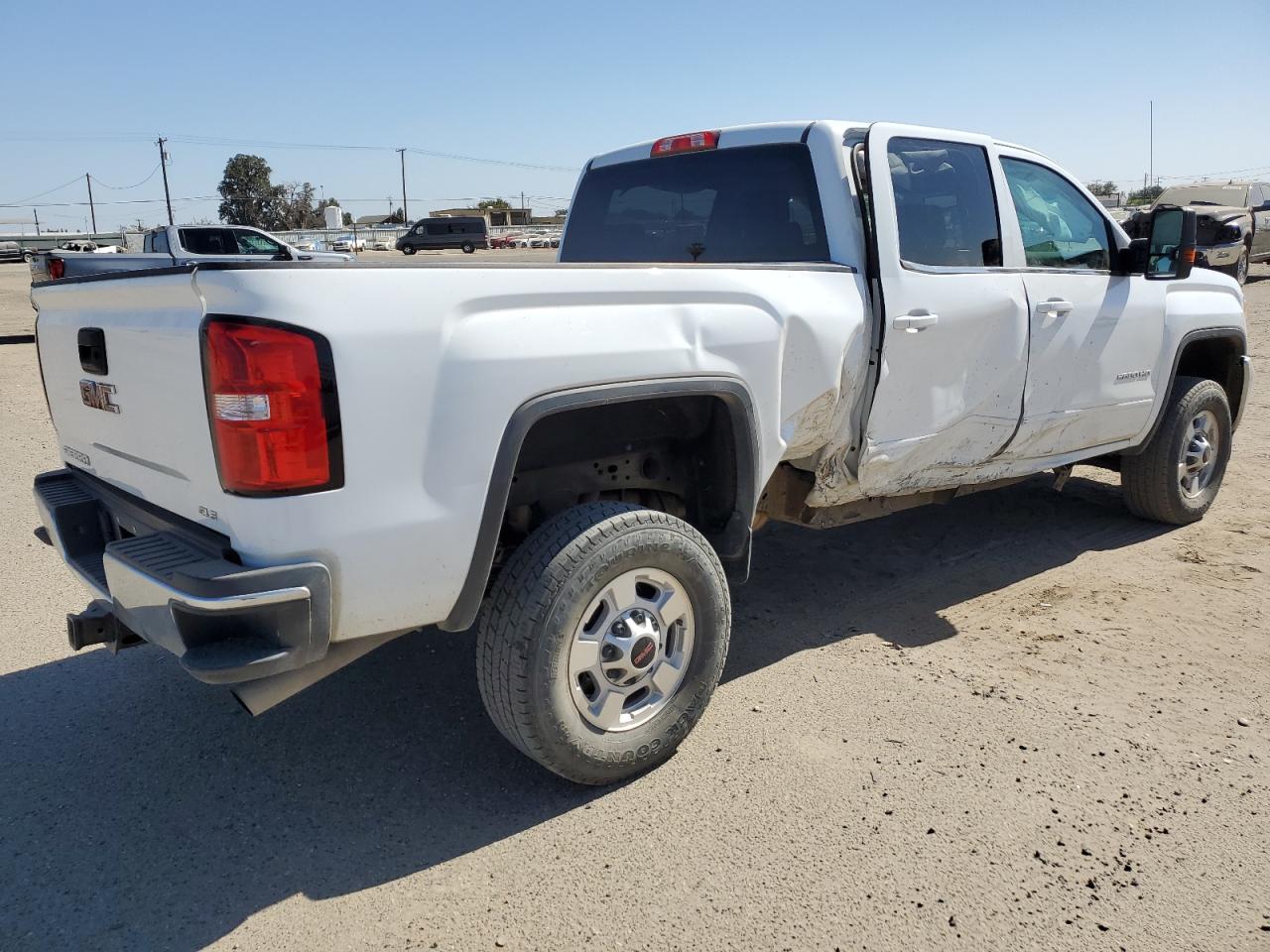 Photo 2 VIN: 1GT12SEG6HF157153 - GMC SIERRA 