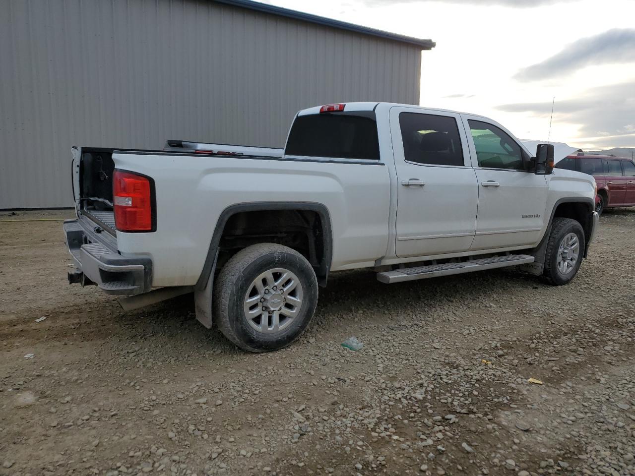 Photo 2 VIN: 1GT12SEG7JF163095 - GMC SIERRA 