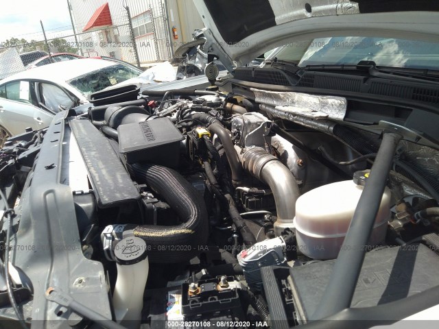 Photo 9 VIN: 1GT12SEY0HF235208 - GMC SIERRA 2500HD 