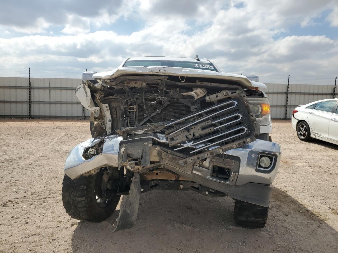 Photo 4 VIN: 1GT12TE88GF130596 - GMC SIERRA 