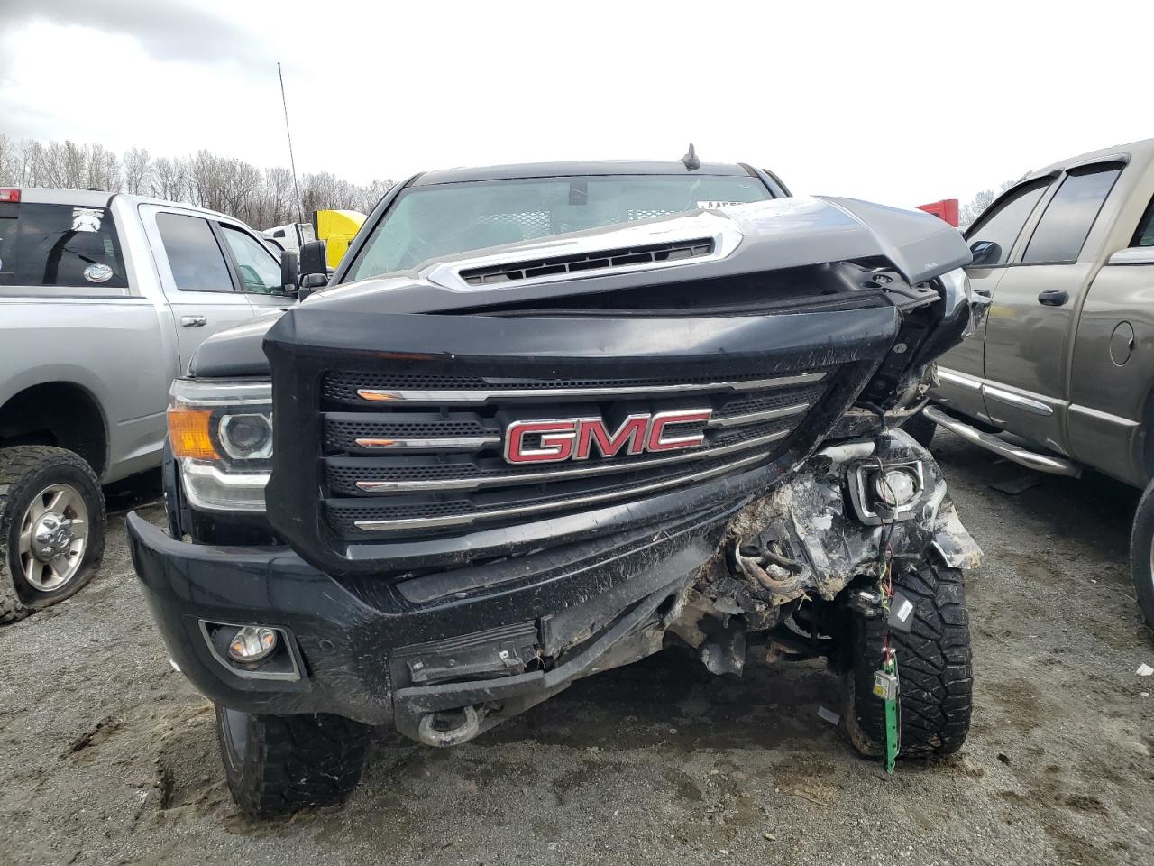 Photo 4 VIN: 1GT12TEY4JF230721 - GMC SIERRA 