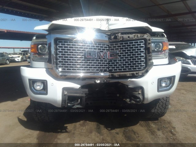 Photo 5 VIN: 1GT12UE84GF129838 - GMC SIERRA 2500HD 