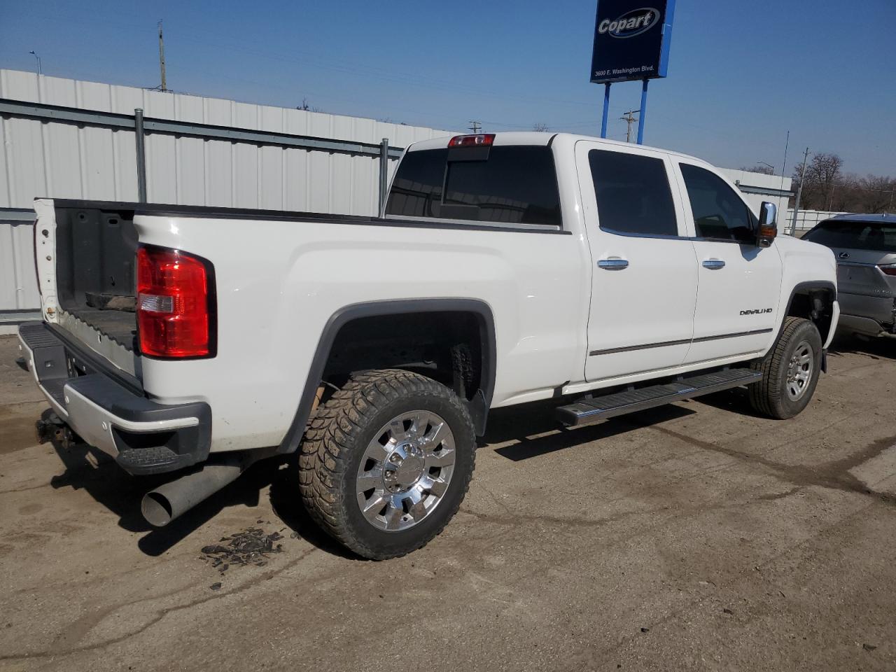 Photo 2 VIN: 1GT12UE86GF111552 - GMC SIERRA 