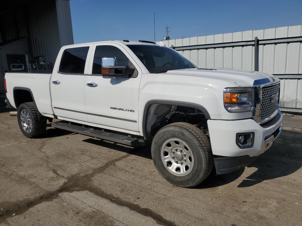 Photo 3 VIN: 1GT12UE86GF111552 - GMC SIERRA 