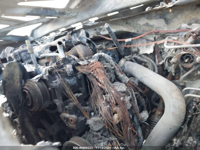 Photo 9 VIN: 1GT12UE86GF234882 - GMC SIERRA 