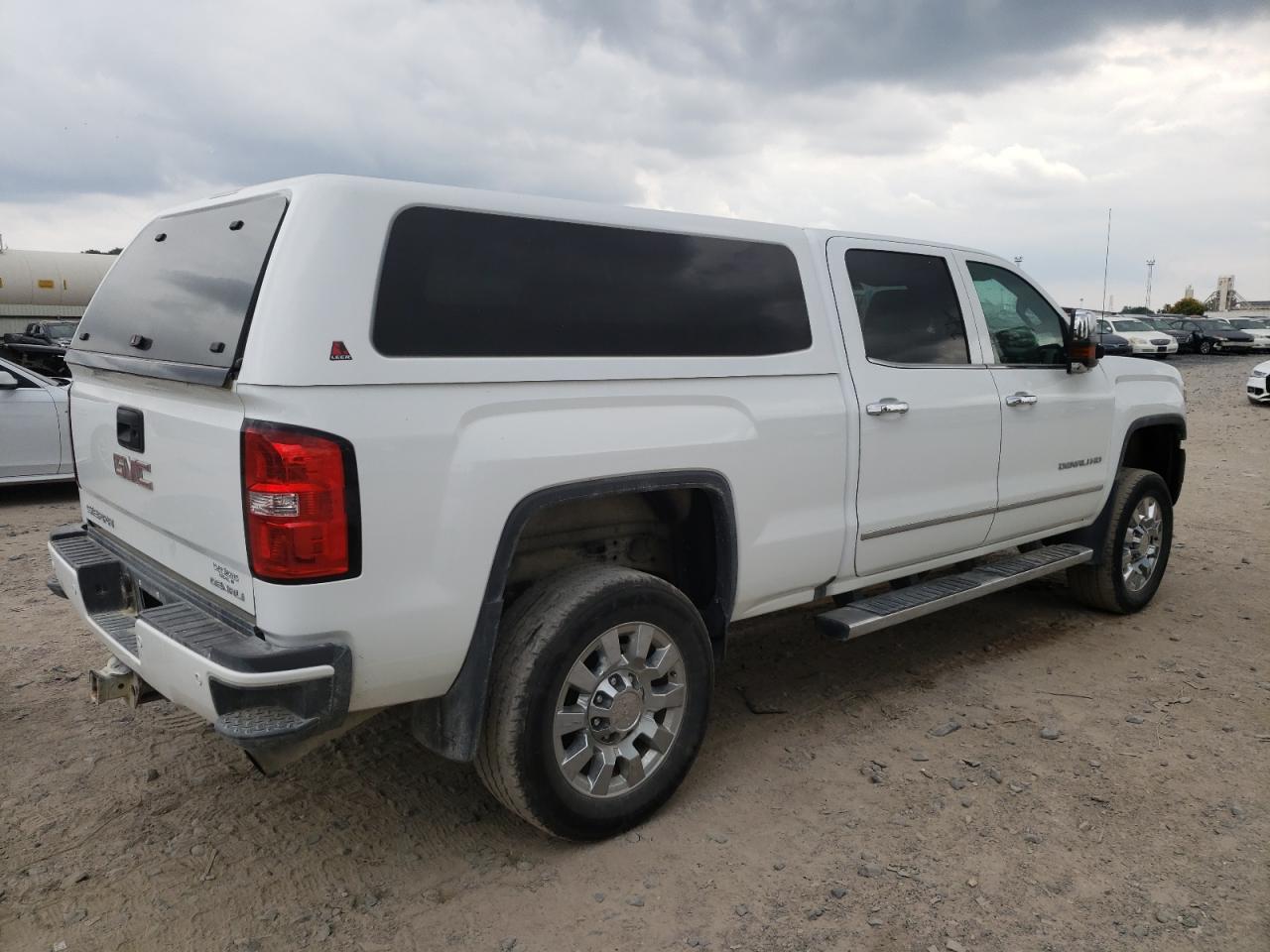 Photo 2 VIN: 1GT12UEG5HF203633 - GMC SIERRA 