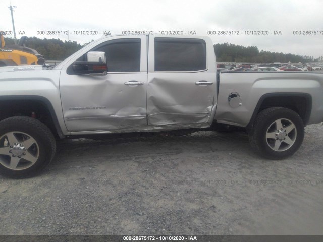 Photo 5 VIN: 1GT12UEY4JF117907 - GMC SIERRA 2500HD 