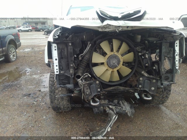 Photo 5 VIN: 1GT12UEY5HF105355 - GMC SIERRA 2500HD 