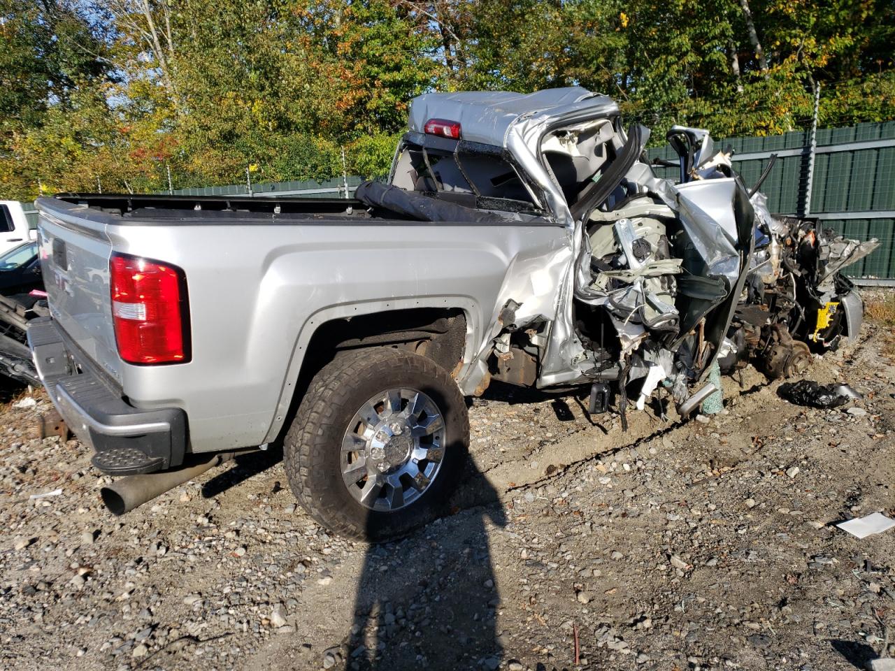 Photo 2 VIN: 1GT12UEY6HF181408 - GMC SIERRA 