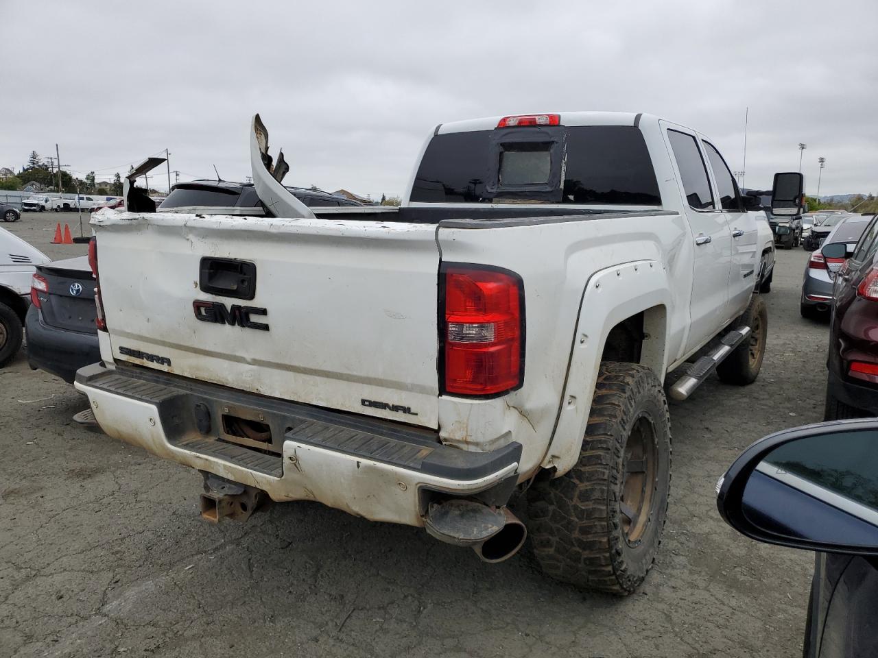 Photo 2 VIN: 1GT12UEY6HF224533 - GMC SIERRA 