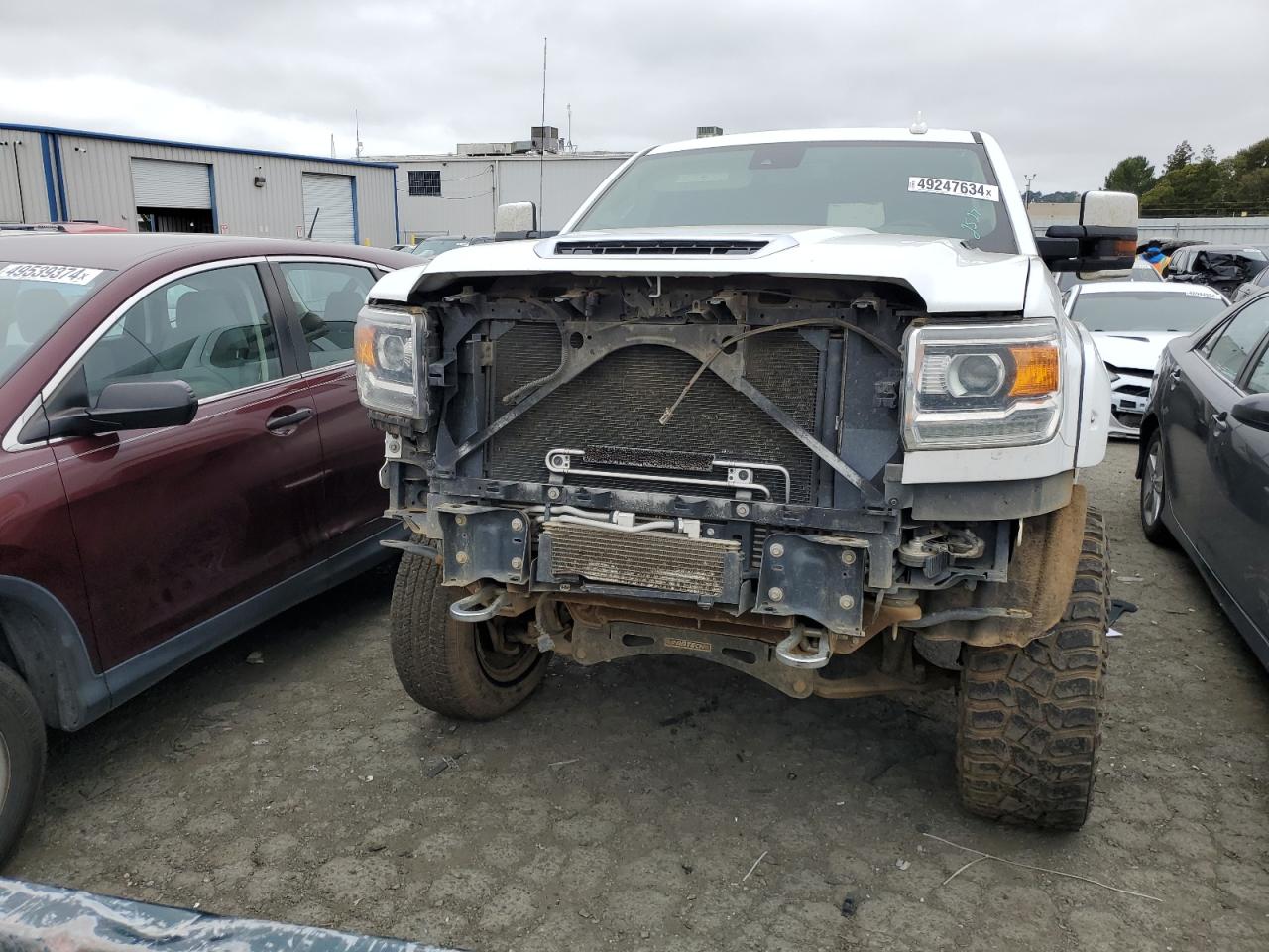 Photo 4 VIN: 1GT12UEY6HF224533 - GMC SIERRA 