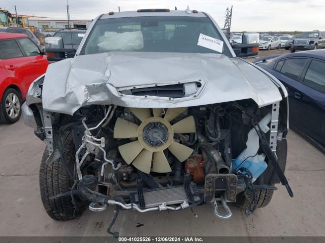 Photo 5 VIN: 1GT12UEY8JF137738 - GMC SIERRA 