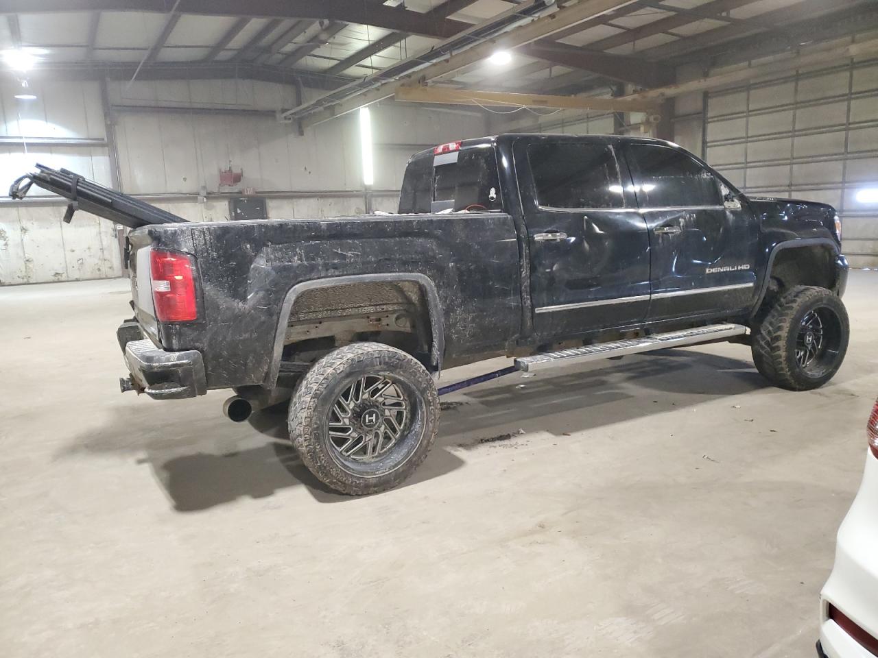 Photo 2 VIN: 1GT12UEY9HF118027 - GMC SIERRA 