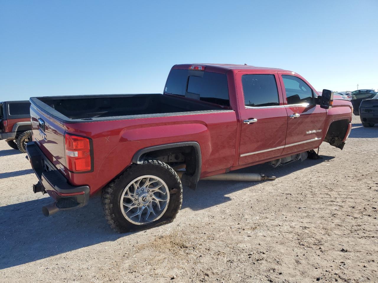 Photo 2 VIN: 1GT12UEY9JF257239 - GMC SIERRA 