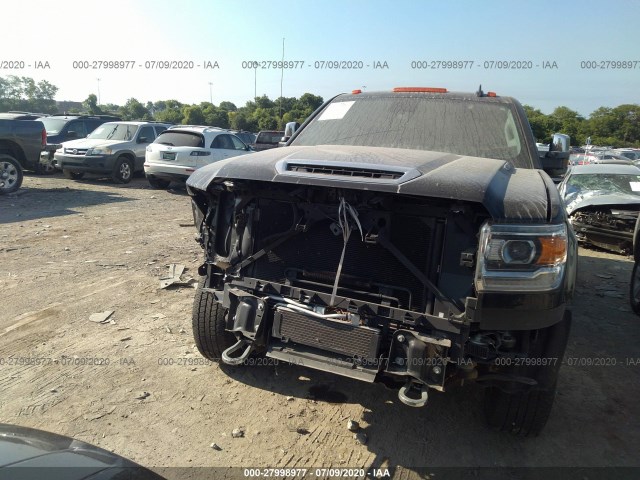 Photo 5 VIN: 1GT12UEY9JF288300 - GMC SIERRA 2500HD 