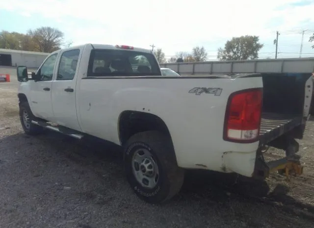 Photo 2 VIN: 1GT12ZC83DF205500 - GMC SIERRA 2500HD 