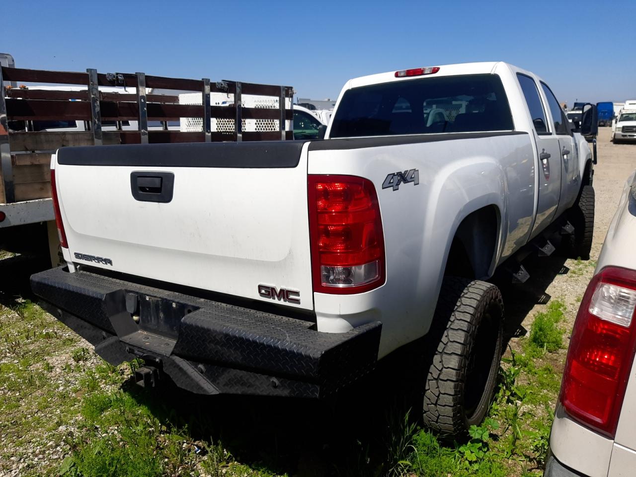 Photo 2 VIN: 1GT12ZC85CF229702 - GMC SIERRA K25 