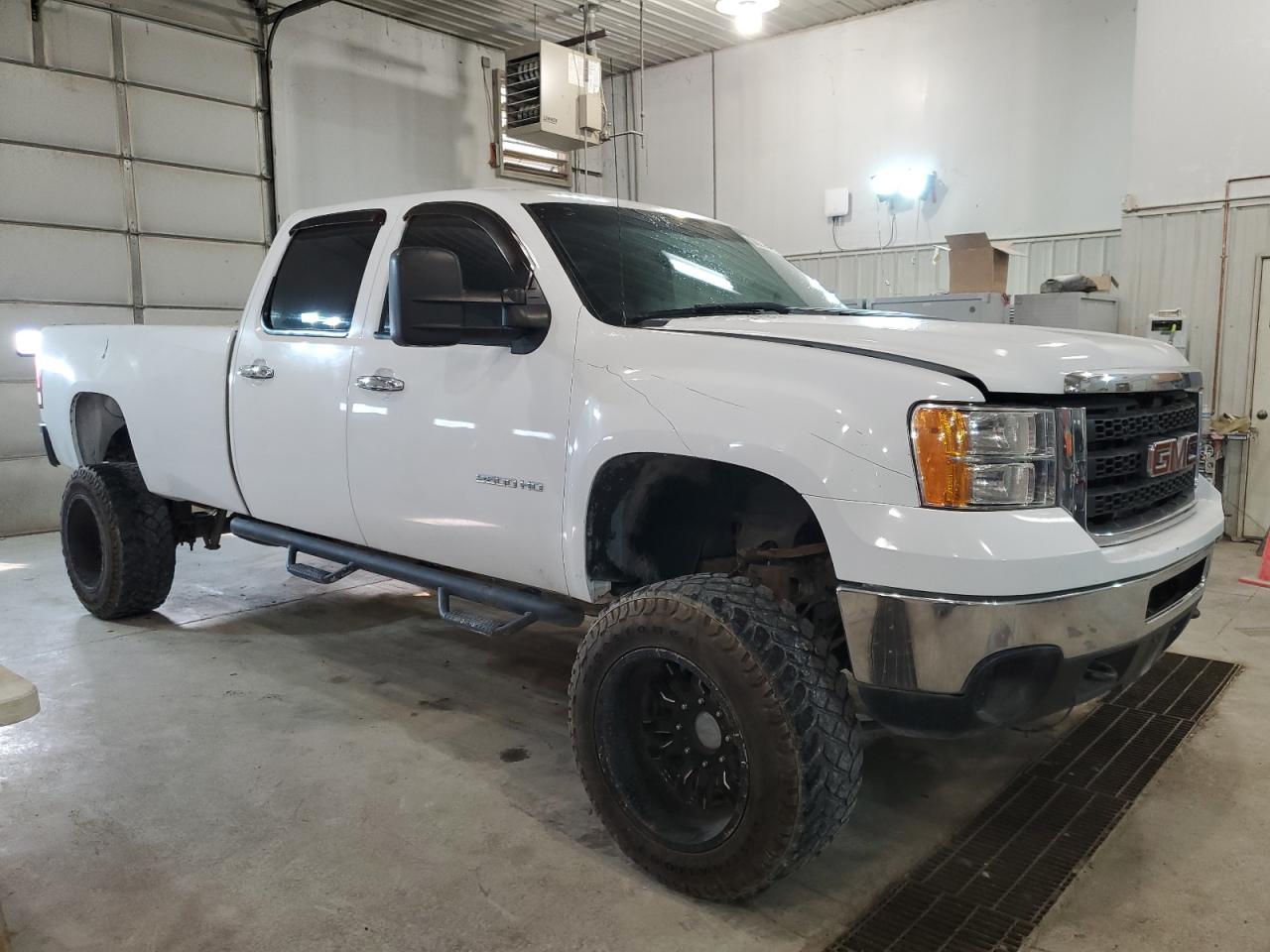 Photo 3 VIN: 1GT12ZC89DF110987 - GMC SIERRA 