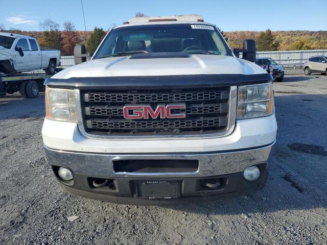 Photo 4 VIN: 1GT12ZCG9BF215341 - GMC ALL MODELS 