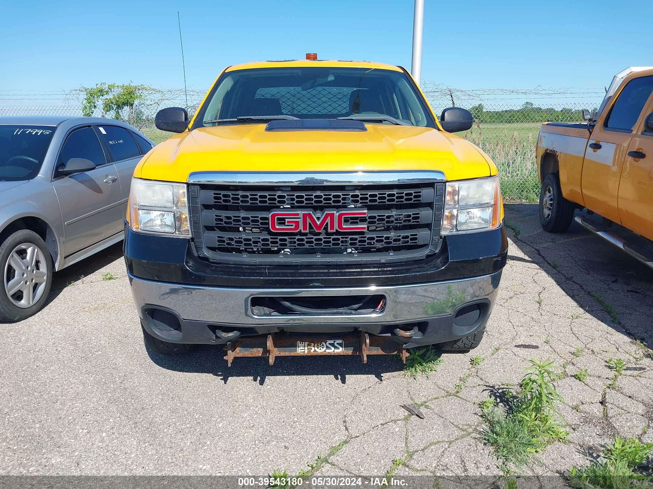 Photo 11 VIN: 1GT12ZCGXDF167173 - GMC SIERRA 