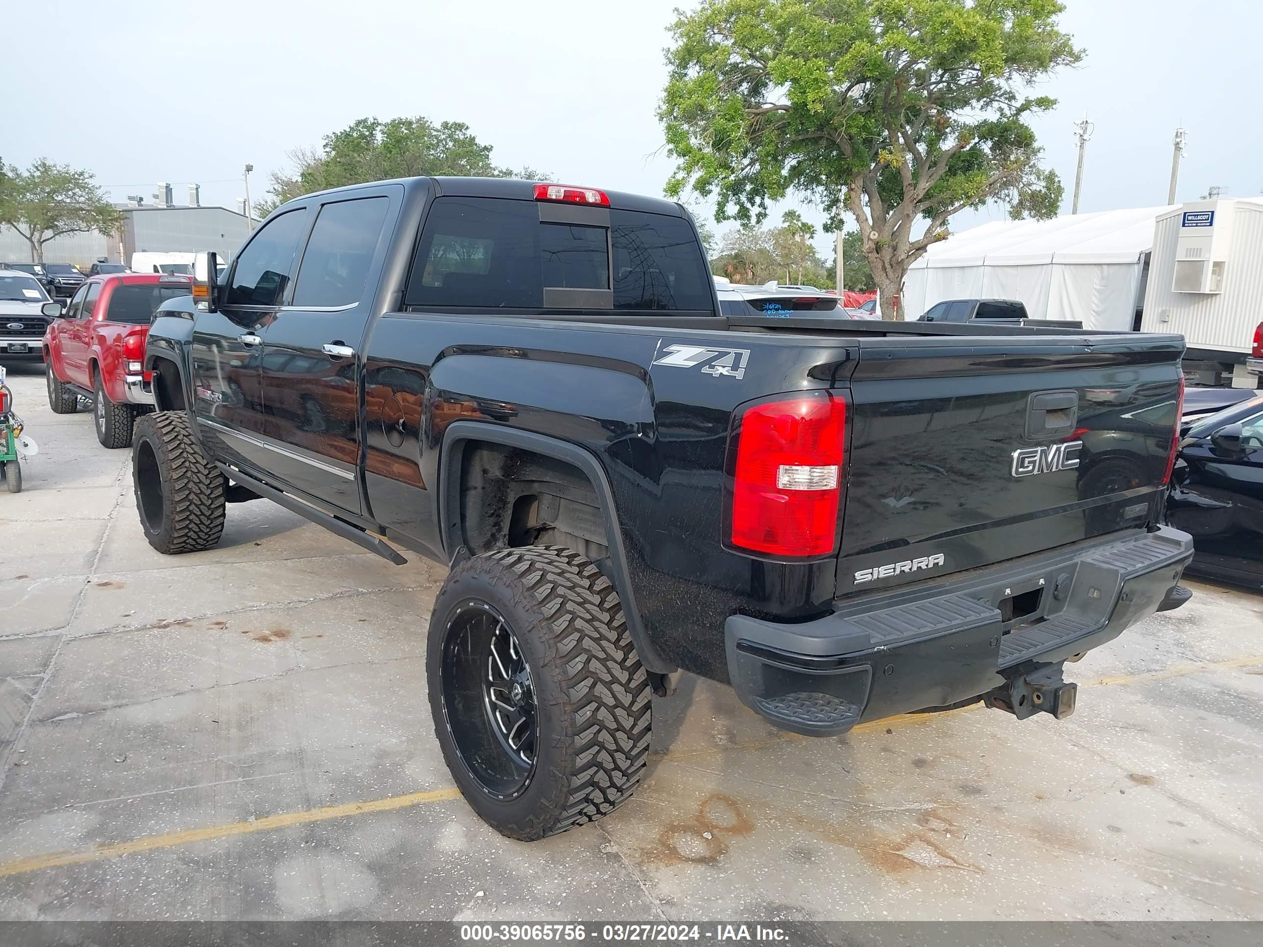 Photo 2 VIN: 1GT12ZE82FF518246 - GMC SIERRA 