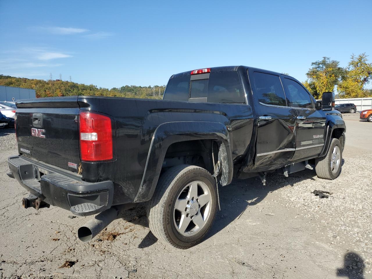 Photo 2 VIN: 1GT12ZE88FF615189 - GMC SIERRA 