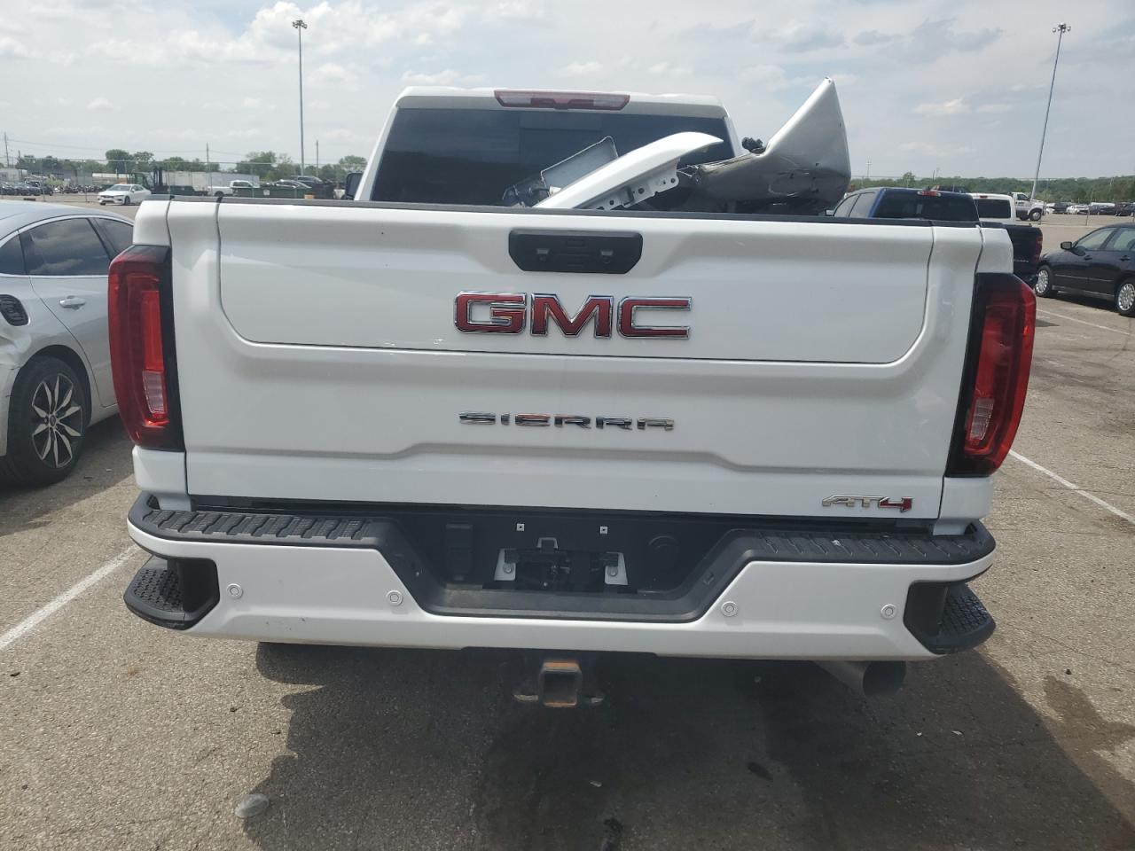 Photo 5 VIN: 1GT19PEY4NF230243 - GMC SIERRA 