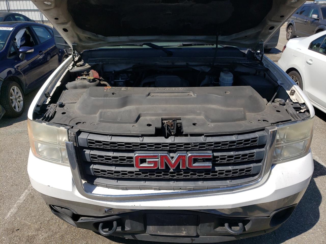 Photo 10 VIN: 1GT212CG3CZ114682 - GMC SIERRA 