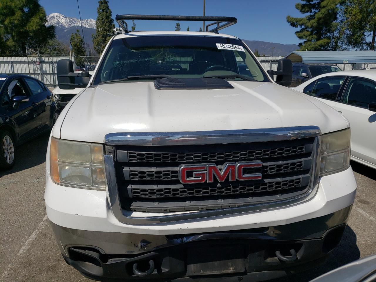 Photo 4 VIN: 1GT212CG3CZ114682 - GMC SIERRA 