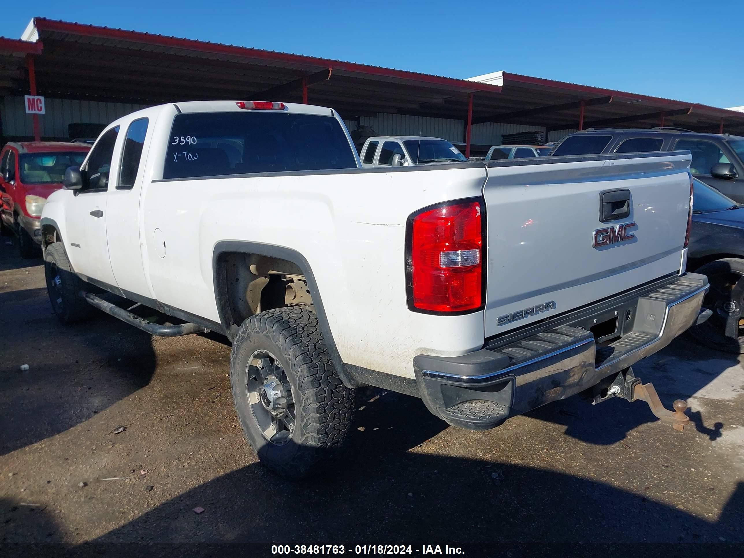 Photo 2 VIN: 1GT21ZCG8DZ143590 - GMC SIERRA 