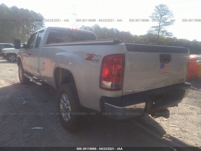 Photo 2 VIN: 1GT220C85BZ328727 - GMC SIERRA 2500HD 