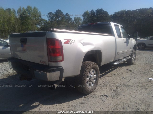 Photo 3 VIN: 1GT220C85BZ328727 - GMC SIERRA 2500HD 