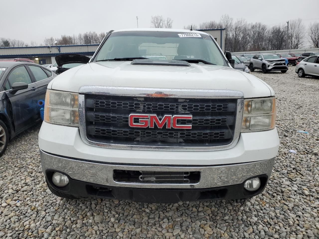 Photo 4 VIN: 1GT220CG0BZ109312 - GMC SIERRA 