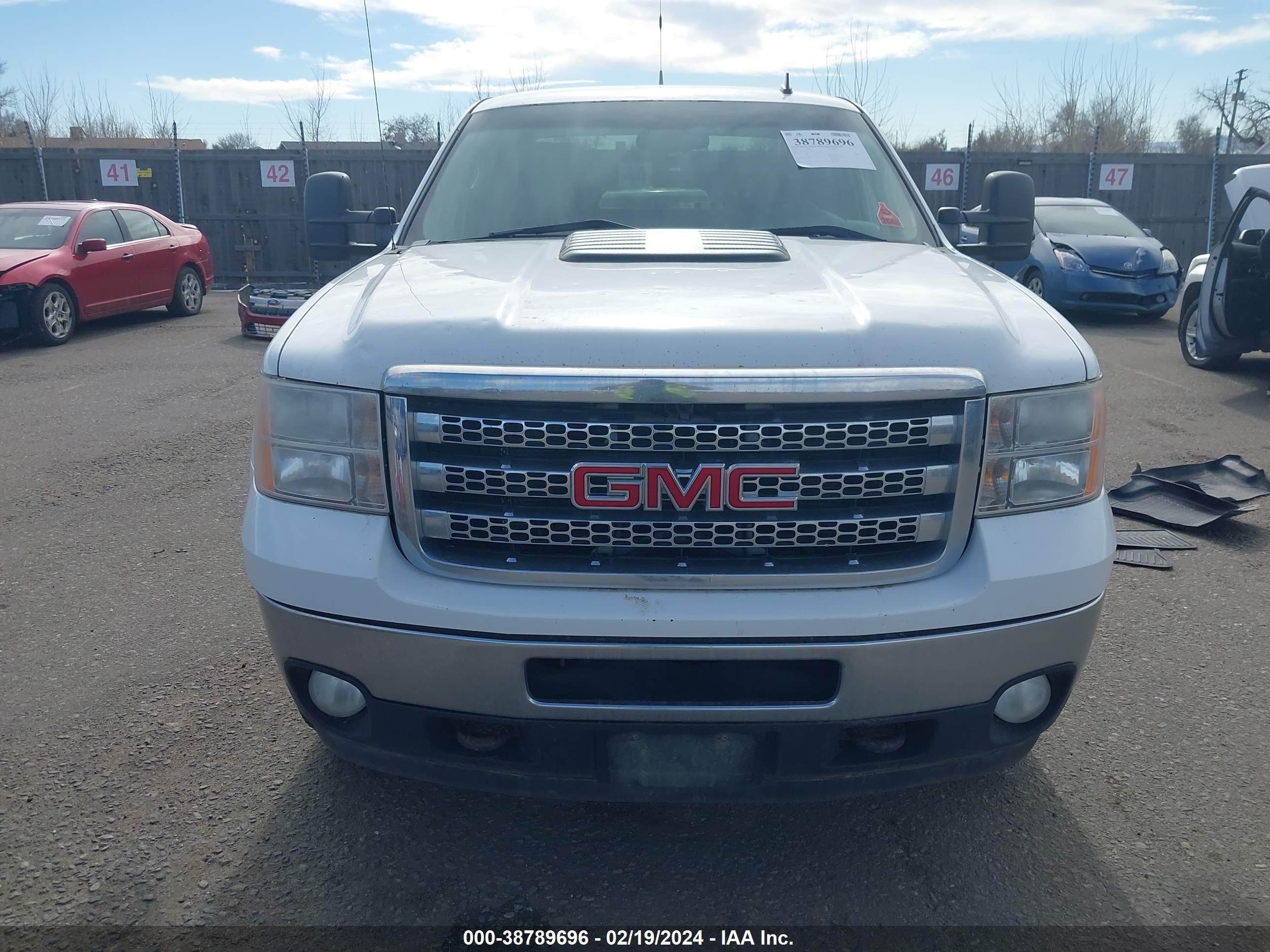 Photo 11 VIN: 1GT220CG0DZ276627 - GMC SIERRA 