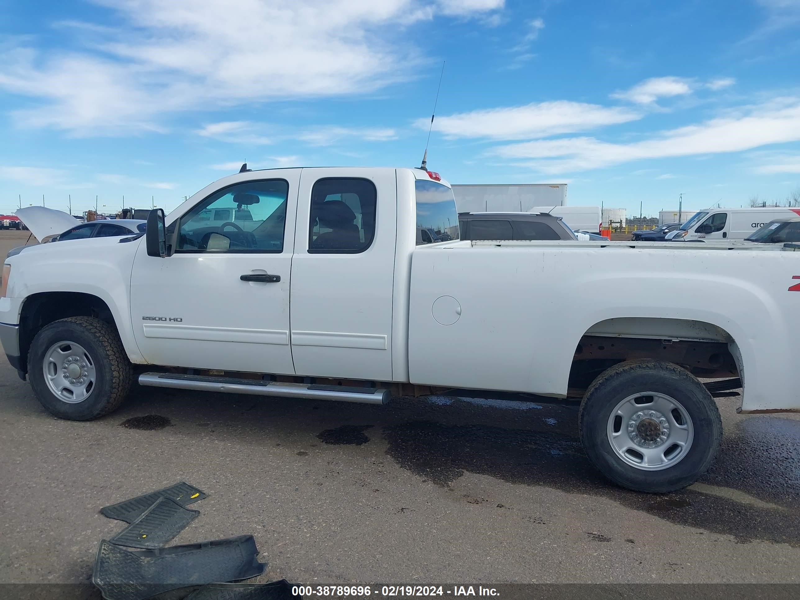 Photo 13 VIN: 1GT220CG0DZ276627 - GMC SIERRA 